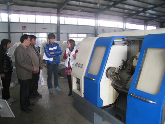 又一韓國客戶(hù)來(lái)公司采購數控車(chē)床